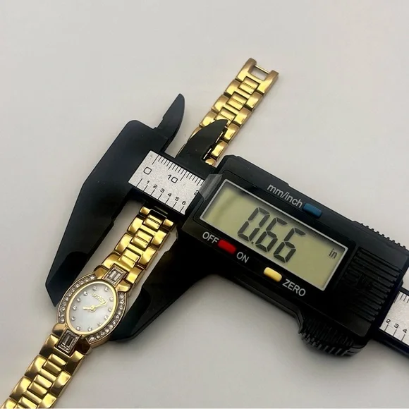 Croton Gold Tone Womens Bracelet Watch with Crystal Accents 6.5" New Battery - Picture 11 of 12